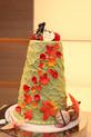 紅葉のウェディングケーキ:(ウエディングケーキ:生ケーキ,ナチュラル,和風,人形,モチーフ,ベリー)